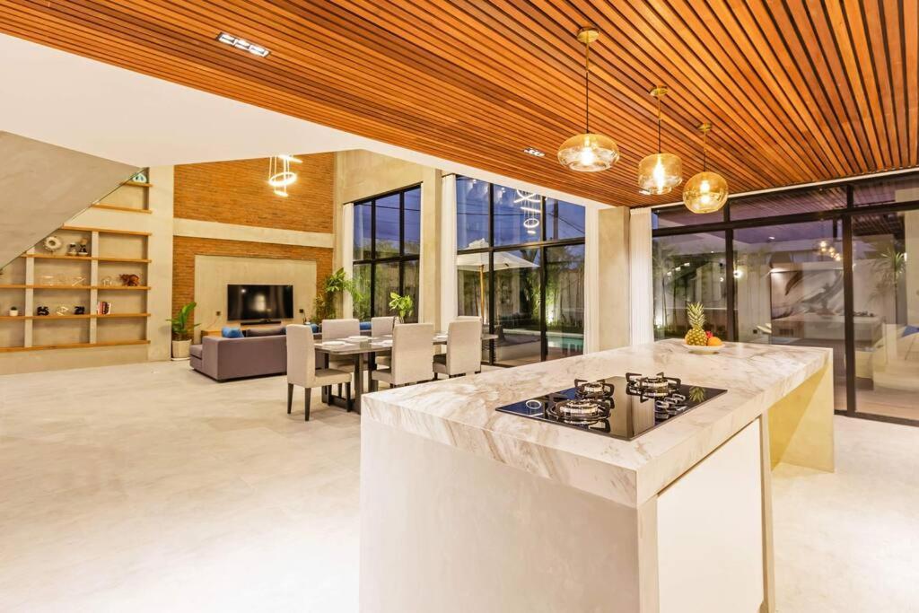 Manresa Villa Bali 4 Canggu Dış mekan fotoğraf
